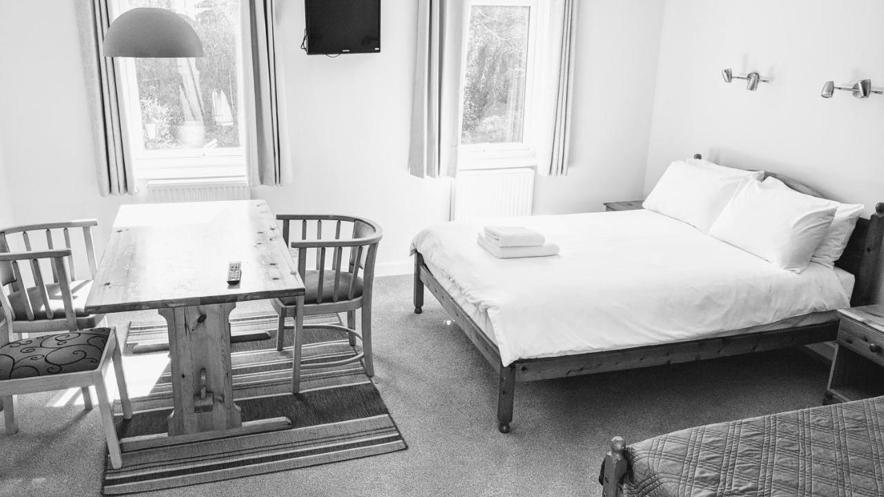 Ivybridge Guesthouse フィッシュガード エクステリア 写真