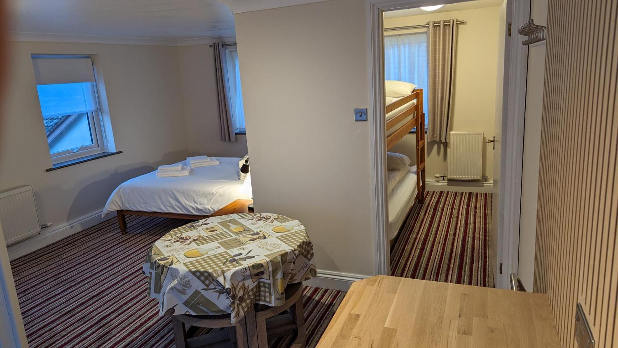 Ivybridge Guesthouse フィッシュガード エクステリア 写真